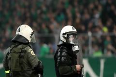 Αστυνομία και στα αποδυτήρια!