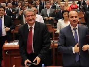 Φωτογραφία για Προσπαθεί να μαζέψει τα ασυμμάζευτα του Μπερίσα ο πρόεδρος της Αλβανίας