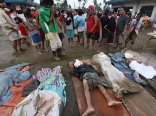 Φωτογραφία για Εικόνες-σοκ: Φονικός τυφώνας σάρωσε τις Φιλιππίνες με 238 νεκρούς