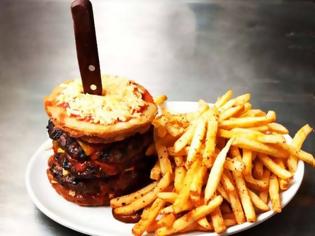 Φωτογραφία για Atomic Fallout: Το burger που δύσκολα θα δοκίμαζες ποτέ