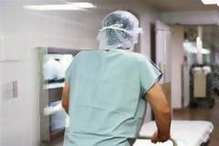 Δωρεάν εξετάσεις και νοσηλεία σε 300.000 ανέργους