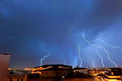 ΤΩΡΑ: Ισχυρή καταιγίδα στην Λέσβο