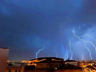 Φωτογραφία για ΤΩΡΑ: Ισχυρή καταιγίδα στην Λέσβο