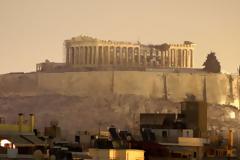 Γιατί πάνω από την Ακρόπολη δεν πετάνε πουλιά;;