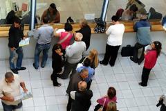Χαράτσι στους ελεύθερους επαγγελματίες για ν' αυξηθούν τα επιδόματα πολυτέκνων