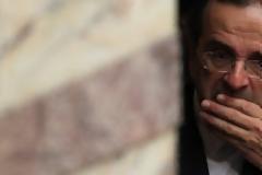Ο Σαμαράς στη μέγγενη: Γκάλοπ, φόροι, φτώχεια, όλα πάνε στραβά