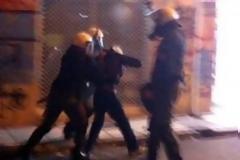 Πετροπόλεμος και μολότοφ στη Στουρνάρη
