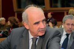 «Η Βουλή να ανοίξει διάπλατα τις πόρτες της»
