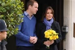 Η Kate Middleton βγήκε από το νοσοκομείο χαμογελαστή