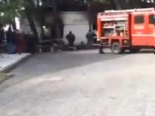 Φωτογραφία για Βίντεο από τον τόπο της πυρκαγιάς στη ΔΕΥΑΞ που άνδρας βρήκε τραγικό θάνατο