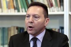 Απειλεί ο Στουρνάρας: «Πληρώστε το χαράτσι γιατί θα έρθουν νέα μέτρα»