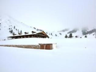 Φωτογραφία για Αχαΐα: Κατάλευκα τα Καλάβρυτα - Έτοιμο να ανοίξει το χιονοδρομικό - Δείτε φωτό