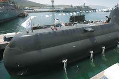 Πώληση δύο υποβρυχίων για να «διασωθούν» τα ναυπηγεία