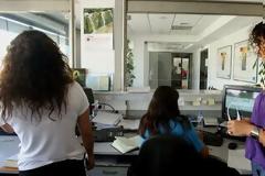 Δείτε πόσοι δημόσιοι υπάλληλοι είναι σε υπουργεία