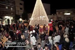 Φωταγωγήθηκε το Χριστουγεννιάτικο Δέντρο στην κεντρική πλατεία Λαγκαδά