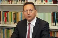 Μήπως πρέπει να κινηθεί Εισαγγελέας εναντίον του πολλά βαρύ κυρίου Στουρνάρα...;
