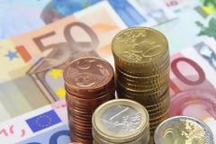 Πτώση του ΑΕΠ κατά 6,9%