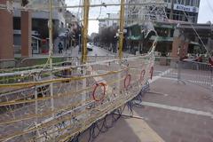 ΞΑΝΘΗ: Στόλισαν Χριστουγεννιάτικο καράβι επάνω… σε διάβαση τυφλών!