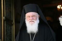 Εναντίον των τραπεζιτών ο Ιερώνυμος