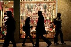 Ξεκινά το εορταστικό ωράριο των καταστημάτων