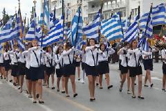 ΟΙ ΑΔΟΥΛΩΤΟΙ ΕΛΛΗΝΕΣ ΔΕΝ ΑΝΤΕΧΟΥΝ ΞΕΝΟ ΖΥΓΟ !