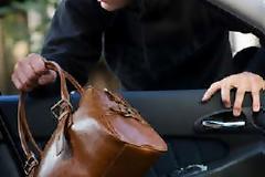 Συλλήψεις  Αλγερινών διαρρηκτών στην Περούπολη...