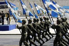 Πού το πάνε με τις παρελάσεις;
