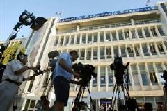 Οι υπερωρίες απειλούν να τινάξουν τις εκλογές στο αέρα