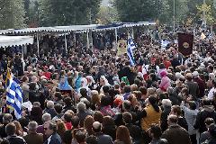Θεσσαλονίκη: Η παρέλαση άρχισε με συνθήματα κατά της κυβέρνησης και του μνημονίου