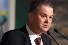 Αποσύρεται και ο Ξυνίδης...