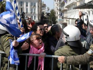 Φωτογραφία για Βέροια: Προσαγωγές 15 ατόμων στην παρέλαση