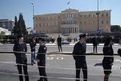 Αυτή η παρέλαση δεν ήταν για το λαό…