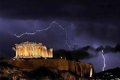 Μήπως και οι εκλογές θα γίνουν όπως η παρέλαση;