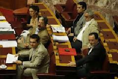 «Απόσταση κυβέρνησης και λαού»