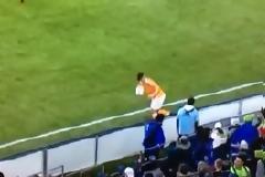 Έβρισε χυδαία το ball boy (video)