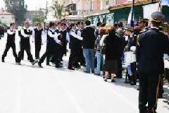 Στο Ληξούρι, μαθητές άλλαξαν δρόμο για να μην αντικρίσουν τους επισήμους ...