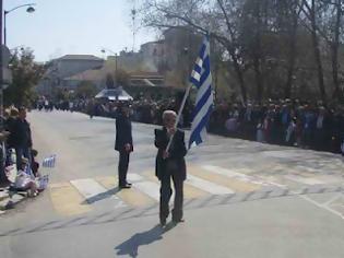 Φωτογραφία για Εξαφανίστηκαν οι βουλευτές των Τρικάλων από την παρέλαση! ...