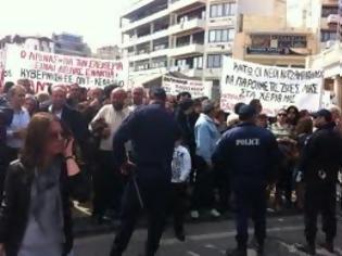 Φωτογραφία για Αναγνώστης σχολιάζει την παρέλαση στο Ηράκλειο Κρήτης