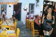 Ο άντρας της Salma Hayek αγόρασε μαγαζί στη Μύκονο!