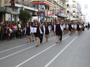 Φωτογραφία για Πύργος: Παρέλαση χωρίς παρατράγουδα με... κάγκελα παντού!