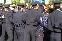 Αντιδράσεις κομμάτων για τα επεισόδια της 25 Μαρτίου