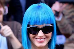 H Katy Perry πλένει τα δόντια της 6 φορές την ημέρα!