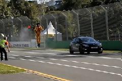 Renault Jet pack Man vs Megane RS 250hp! (VID)