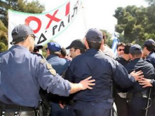 Φωτογραφία για Ημέρα παρελάσεων με 299 προσαγωγές και 40 συλλήψεις