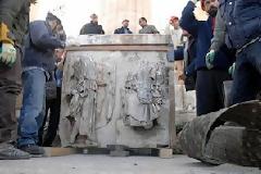 Η μετόπη «του Ευαγγελισμού» εκτίθεται στο Μουσείο της Ακρόπολης