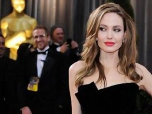 Φωτογραφία για ΠΡΩΤΗ ΦΟΡA: Η Angelina Jolie μιλά για το «πόδι» της που έγινε παρωδία στο Twitter!