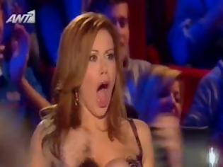 Φωτογραφία για VIDEO: Η τρανσέξουαλ που τσακώθηκε με την Μανωλίδου!