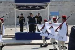 Από την παρέλαση στην κάλπη