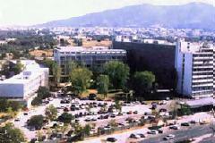 Κόβουν κονδύλια από τα καύσιμα της αεροπορίας για να πληρώσουν το... φυσικό αέριο