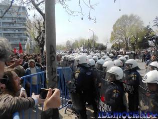 Φωτογραφία για Επιστροφή στη βρώμικη εποχή της «Αποστασίας»…